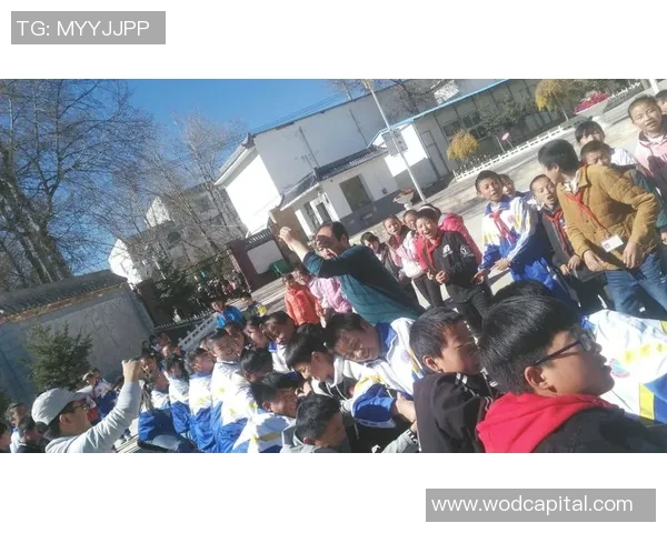 重庆羽毛球队逆袭之路联合会杯特别报道展现拼搏精神与团队力量